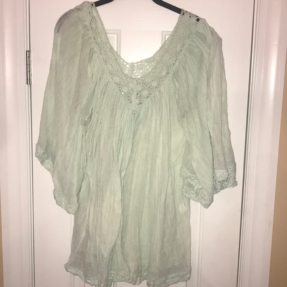 Gorgeous bell sleeve top by Jens Pirate Booty